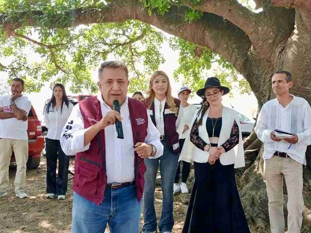 José Luis Cruz Lucatero abandona Apatzingán en llamas por violencia y busca diputación federal