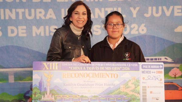 Joven michoacana gana concurso de dibujo impulsado por la Embajada de China