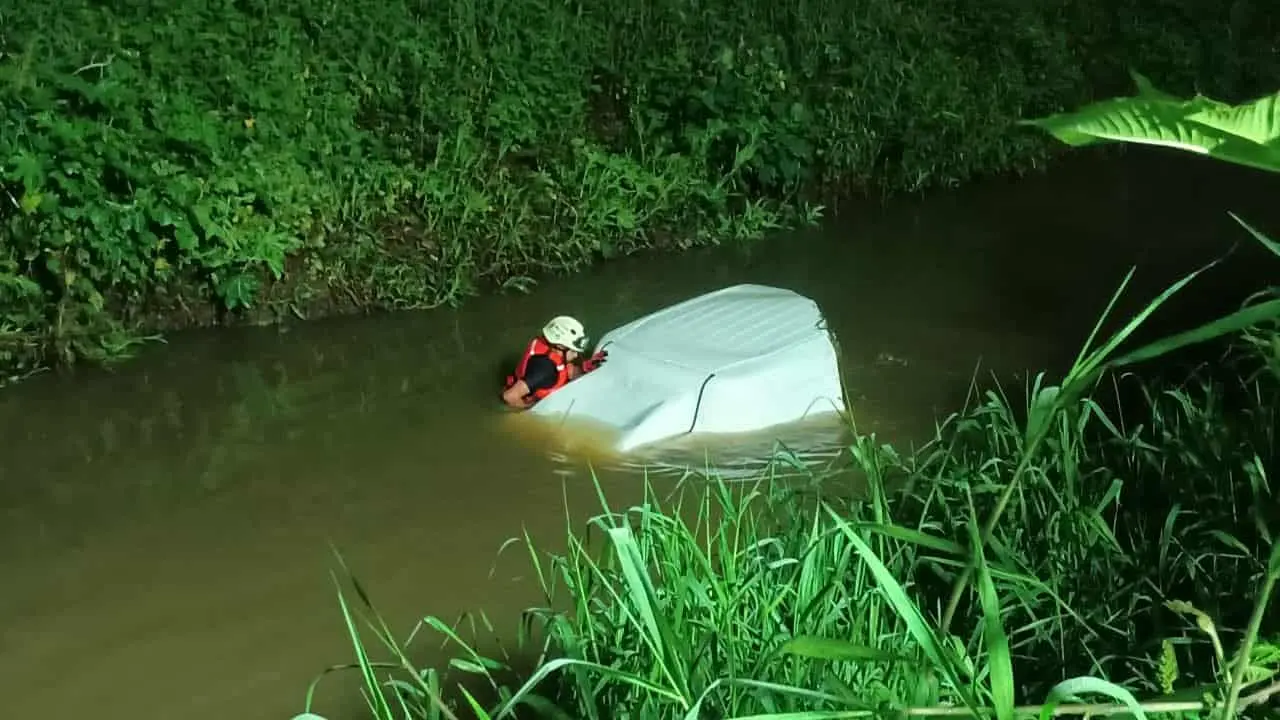 Joven salva la vida luego de caer al Río Grande