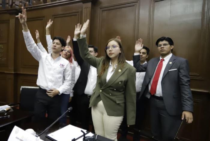 Jóvenes parlamentarios analizan, discuten y aprueban diversos dictámenes durante Sesión del Parlamento Juvenil Incluyente 2026