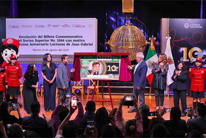 Juan Gabriel, el “amor eterno de México” estampado en la Lotería Nacional
