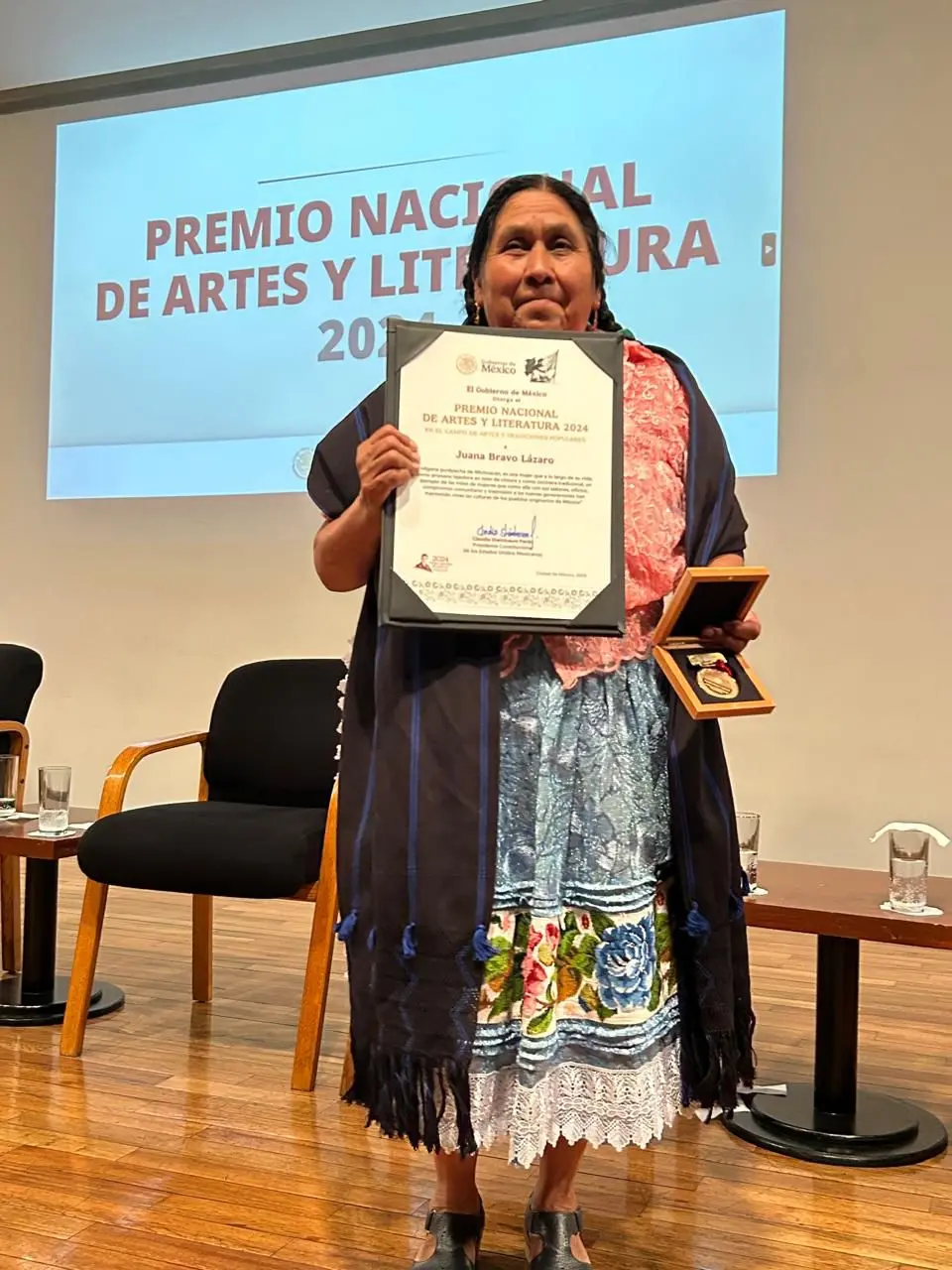 Juana Bravo pone en alto a Michoacán, recibe Premio Nacional de las Artes: Sectur