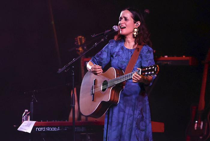 Julieta Venegas anuncia gira en México y prepara la presentación en vivo de su nuevo disco