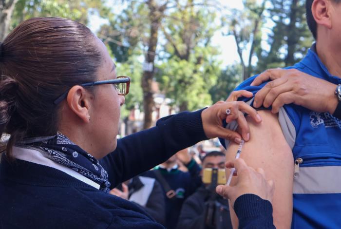 Julio Arreola encabeza arranque de brigadas de vacunación contra el sarampión en Pátzcuaro