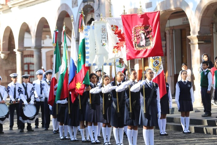 Julio Arreola encabeza conmemoración del Día de la Bandera con orgullo y unidad