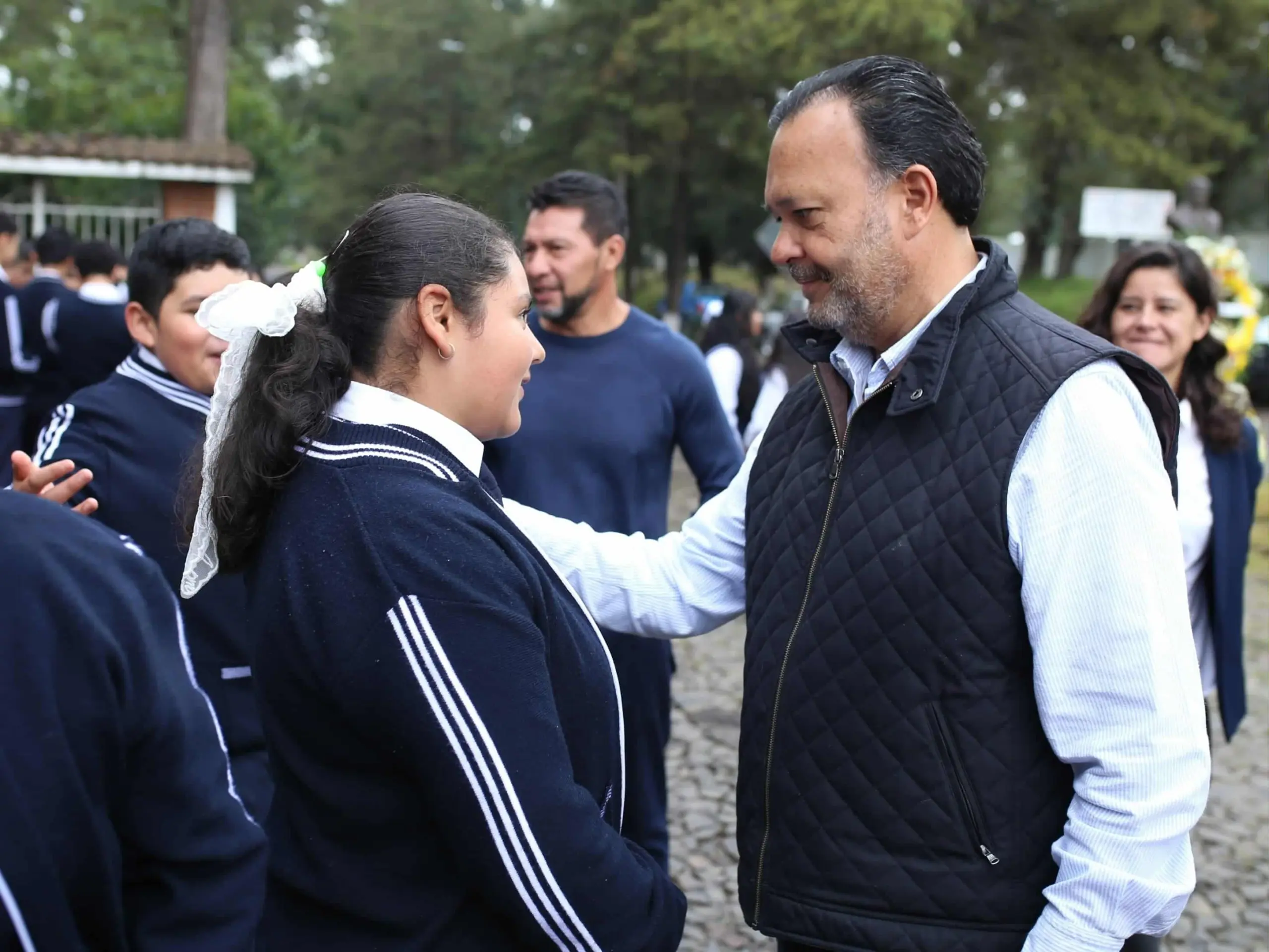  Julio Arreola encabeza conmemoración del natalicio de José María Morelos con instituciones educativas