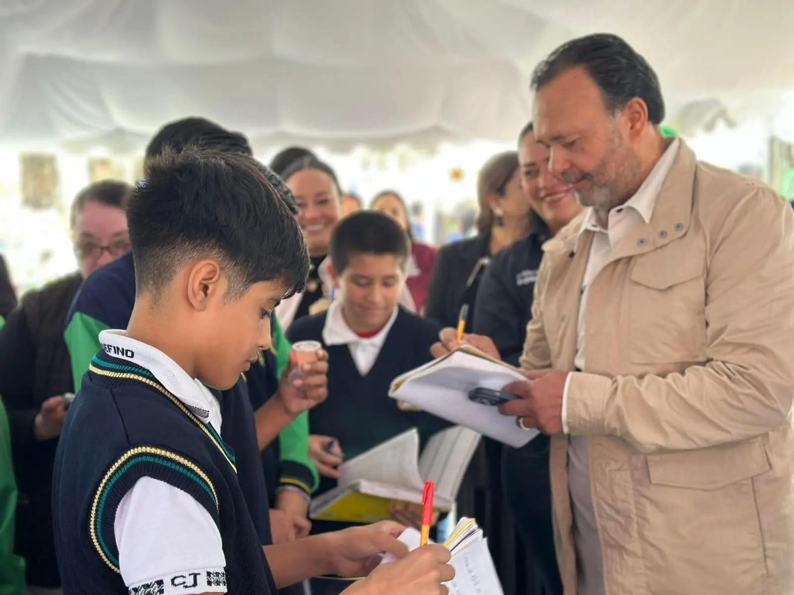  Julio Arreola impulsa el talento juvenil en Pátzcuaro