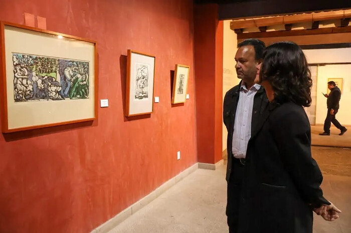  Julio Arreola inaugura la exposición de Alfredo Zalce en Pátzcuaro