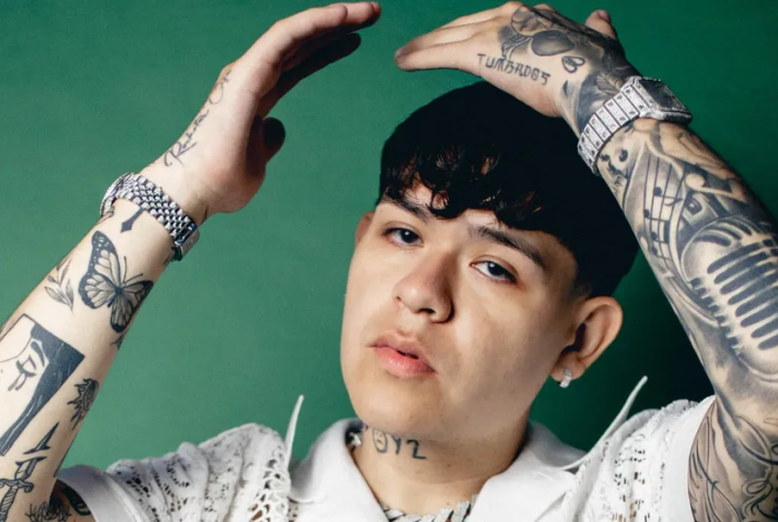 Junior H comparece ante Fiscalía de Jalisco por cantar “El Azul” en Zapopan