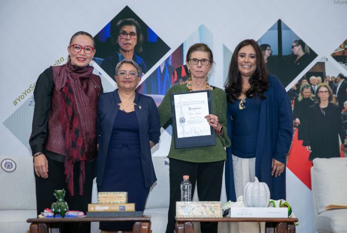 La doctora Annie Pardo incentiva a las y los estudiantes nicolaitas a convertirse en los futuros investigadores