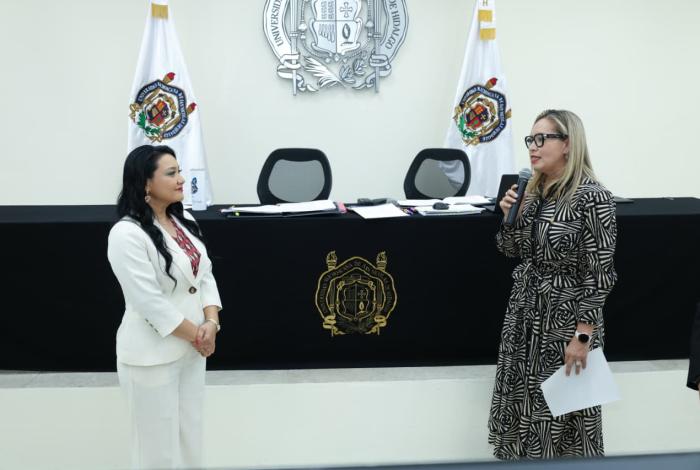 La doctora Karla Fernández Chávez, nueva directora de la Facultad de Odontología
