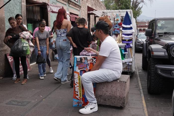 La fiesta navideña invade comercios del Centro Histórico de Morelia