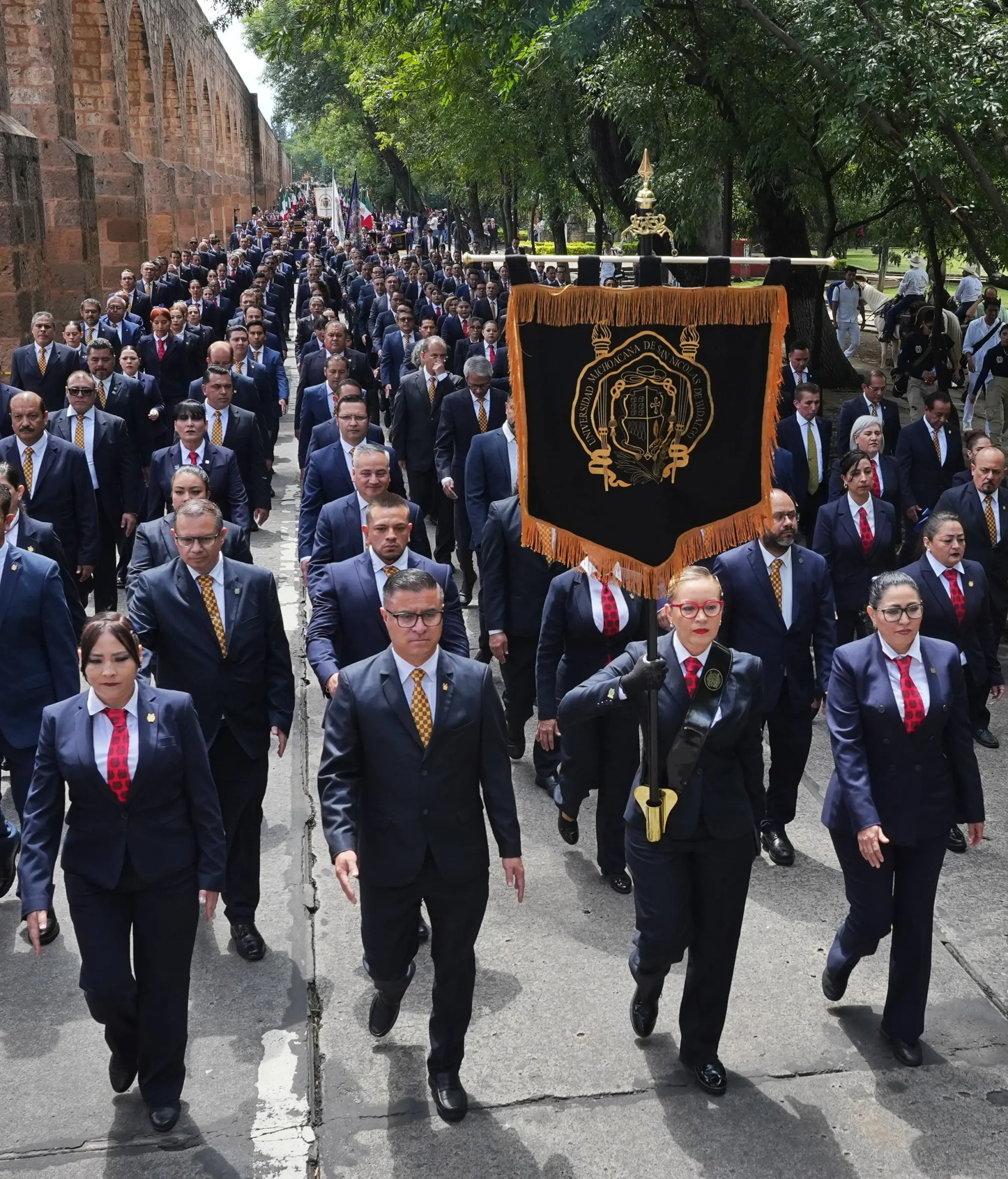 La fuerza de las y los nicolaitas se hizo presente en el desfile cívico con motivo del 215 aniversario del inicio de la Independencia de México  