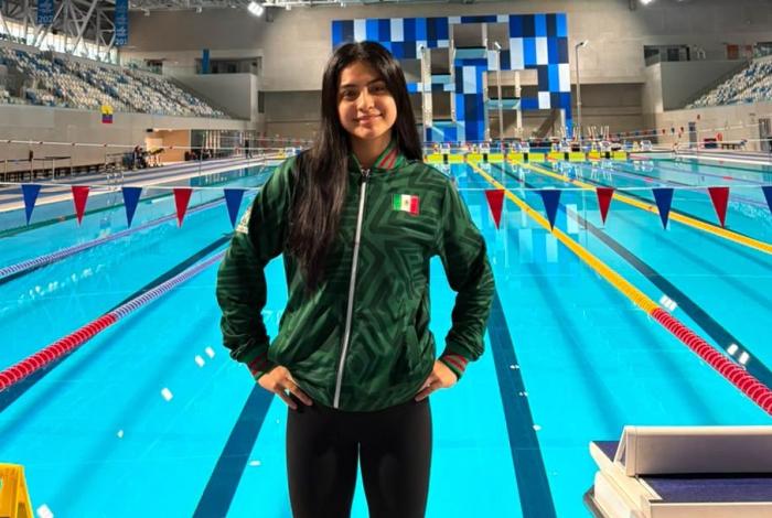 La nicolaita, Miranda López, participa en su primer contienda internacional en natación