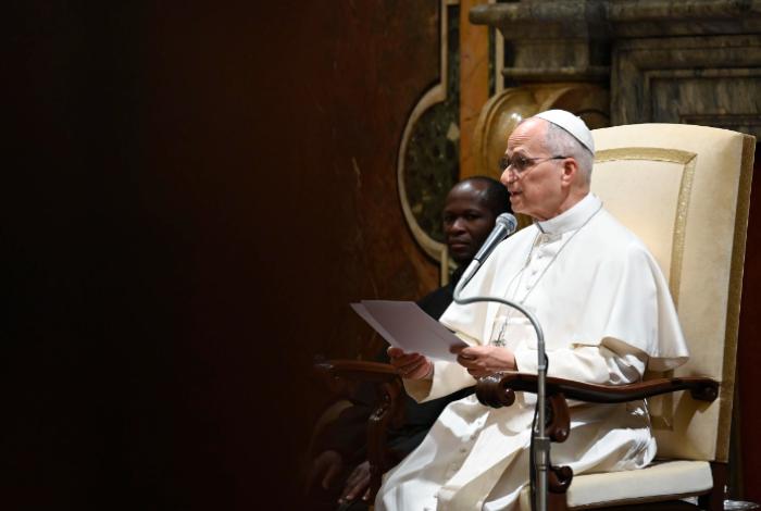 "La riqueza está en manos de pocos, poquísimos", el papa critica a los poderosos que no oyen a los pobres