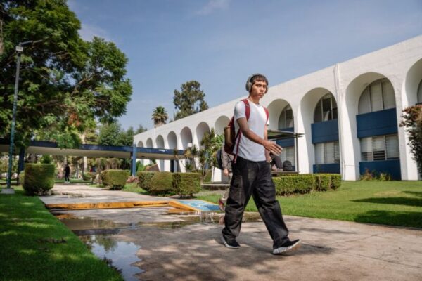 La Universidad Michoacana reitera su respeto al derecho a la protesta y precisa los hechos: