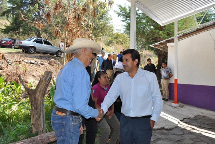 La Yerbabuena, en Charo, estrena techumbre de usos múltiples; fortalecen infraestructura comunitaria