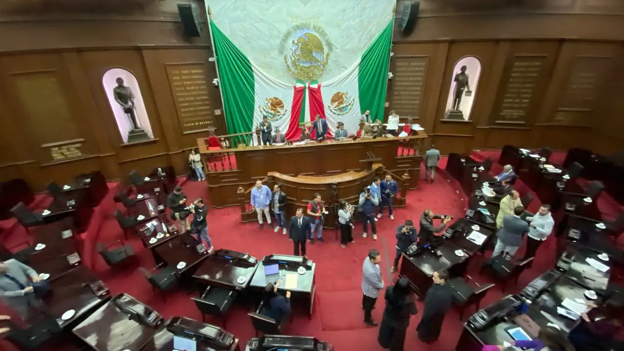 Legisladores regresarán a sesionar en febrero