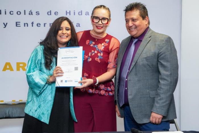  Licenciatura en Salud Pública de la UMSNH obtiene su primera acreditación; Yarabí Ávila recibe el dictamen por parte de los CIEES
