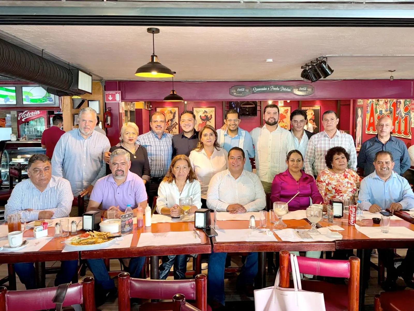 Liderazgos del PRD en Uruapan cierran filas con el diputado Conrado Paz