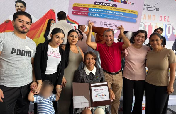 Lilibeth crea perfumes sin género y convierte el orgullo en una forma de libertad
