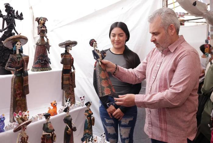 Liverpool inicia venta de catrinas de Capula tras convenio