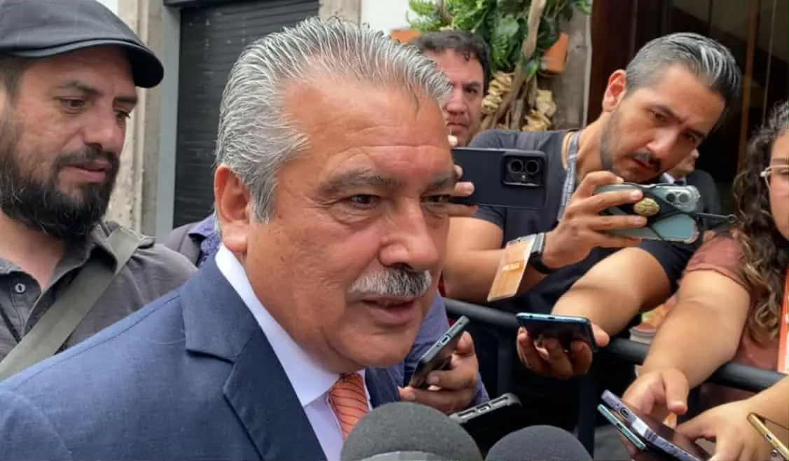 Llama Morón a no gastar recursos en promociones personales