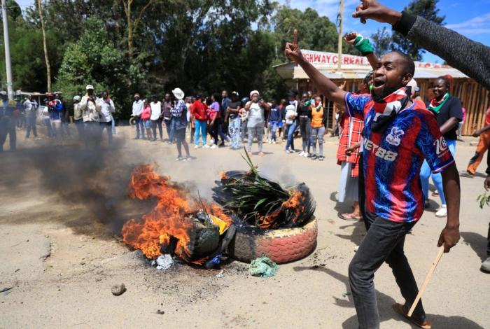 ¡Llévenlos a USA!: Estallan protestas en Kenia contra base militar para pacientes con ébola