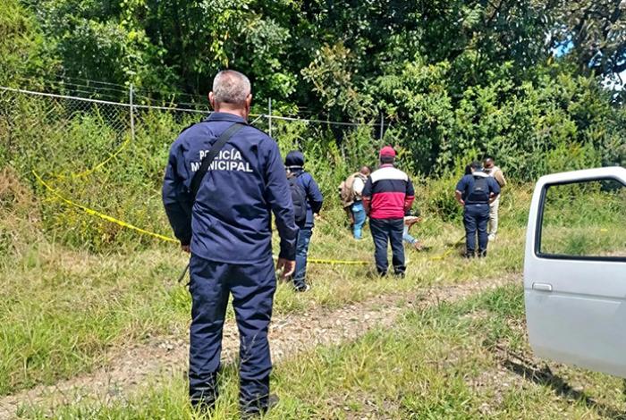 Localizan a un hombre asesinado en un predio rural de Purépero