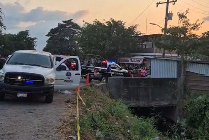 Localizan cadáver putrefacto en canal de aguas negras, en Las Guacamayas