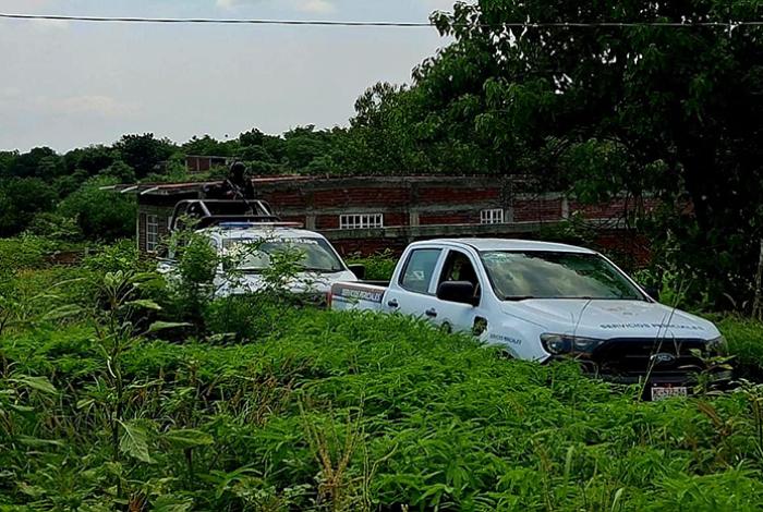 Localizan el cadáver de un hombre en una barranca de Apatzingán
