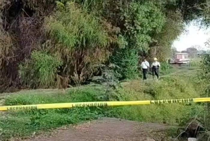 Localizan el cadáver de una mujer al interior de un “tambo” a la orilla de un río en Uruapan