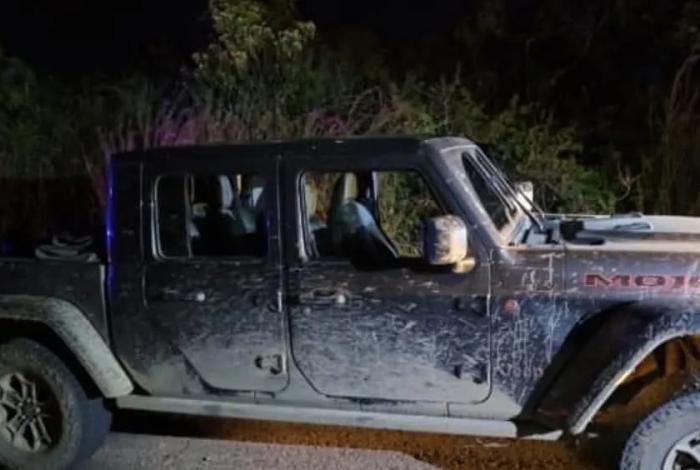 Localizan en Villa Madero explosivos y una camioneta con impactos de arma de fuego