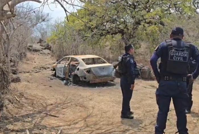 Localizan vehículo calcinado y desvalijado en brecha hacia Villas del Pedregal
