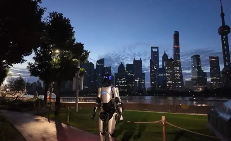 Logra el Guinness un robot humanoide al caminar una distancia de 106 km en 3 días| Video