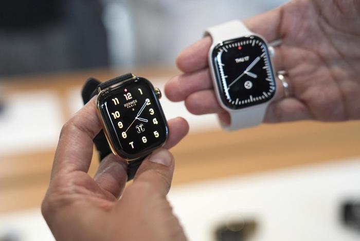 Los nuevos Apple Watch estrenan IA para rebobinar 15 segundos de tus conversaciones y resumir el día