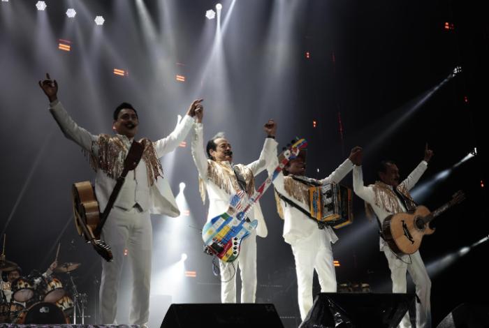Los Tigres del Norte estiran su idilio con Ciudad de México, a ritmo de 'rugidos' norteños