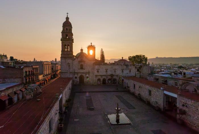 Lunes en Michoacán, con calor de hasta 40°C y lluvias fuertes