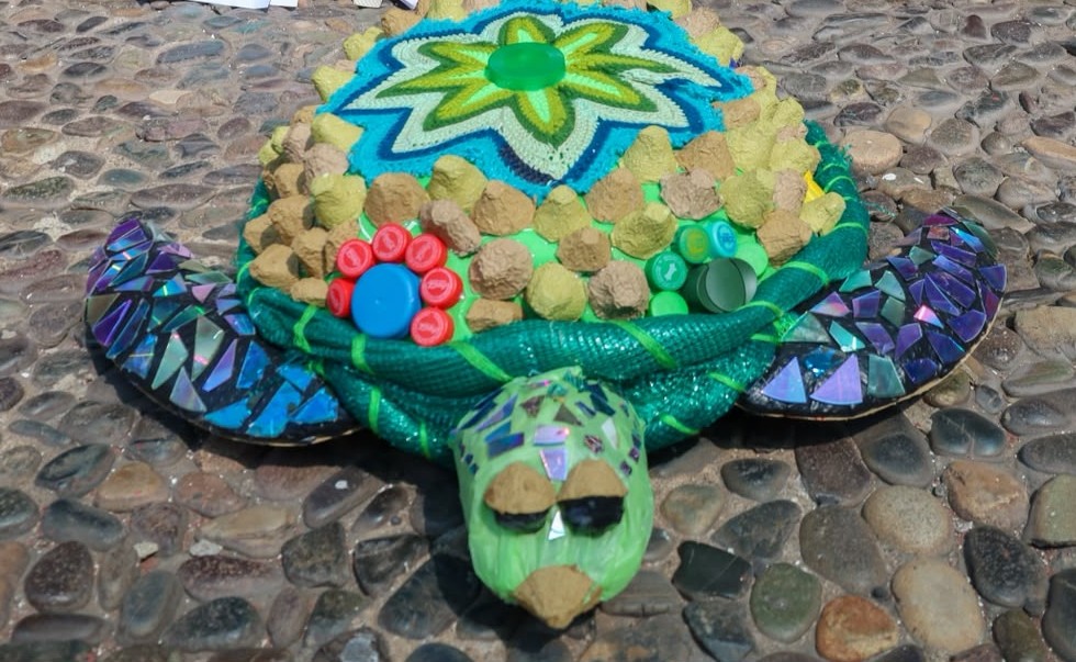 LZC: creatividad y conciencia ambiental en el concurso de tortugas recicladas