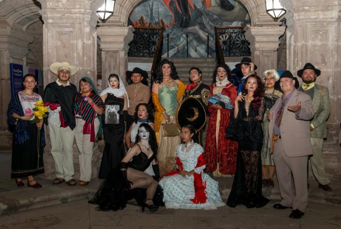 Macario y personajes del Cine de Oro reviven en Morelia noche de película