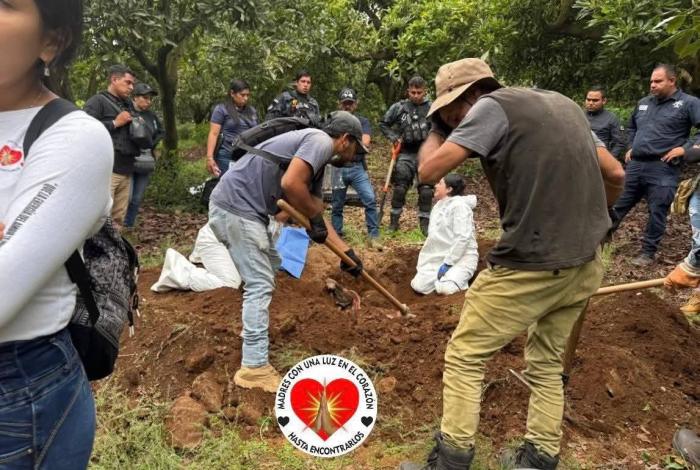 Madres buscadoras localizan restos de dos personas en fosas clandestinas de Uruapan
