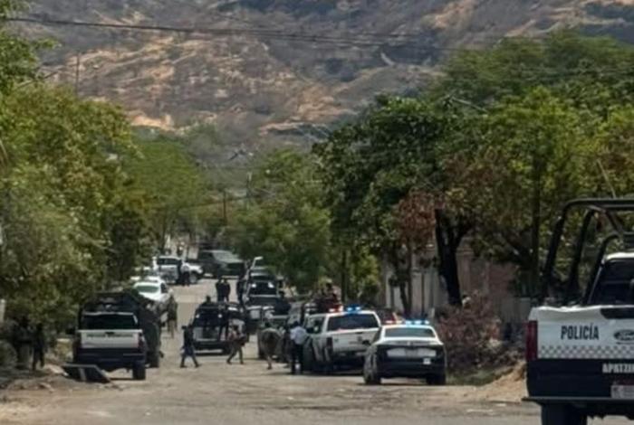 Mal0s0 abat1d0 y dos deten1d0s, saldo final del enfrentam1ent0 en Apatzingán