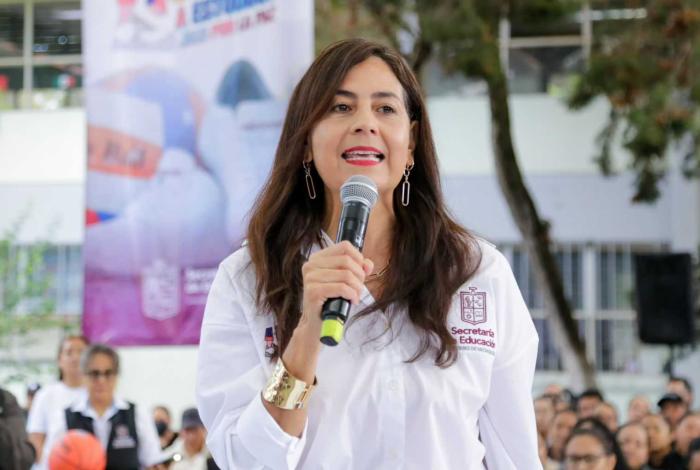 Mañana reinician clases más de 900 mil estudiantes de básica: Gabriela Molina