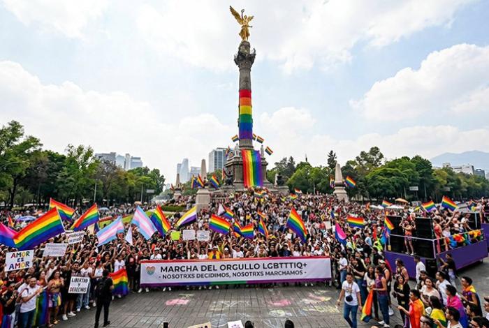 Marcha del Orgullo en México encauza la atención del Mundial hacia la igualdad y la paz