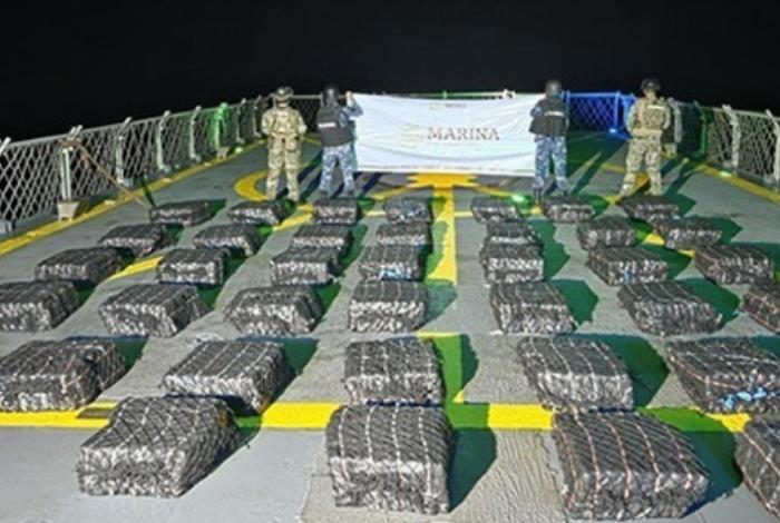 Marina decomisa 1.17 toneladas de cocaína y detiene a seis personas, en Acapulco