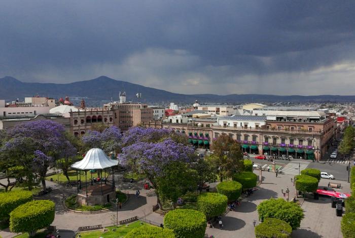 Martes de calor y lluvias en Michoacán