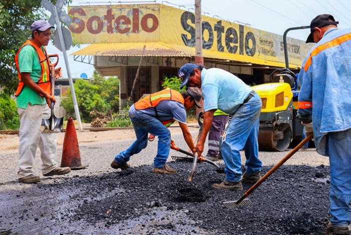 Más calles y avenidas beneficiadas con Programa de Bacheo y Reencarpetamiento