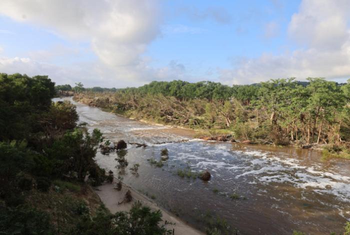 Más de 100 muertos en Texas por las inundaciones mientras la comunidad busca desaparecidos