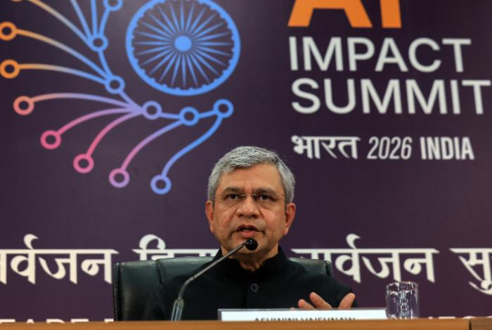 Más de 100 naciones discuten en Nueva Delhi un nuevo orden tecnológico para la inteligencia artificial