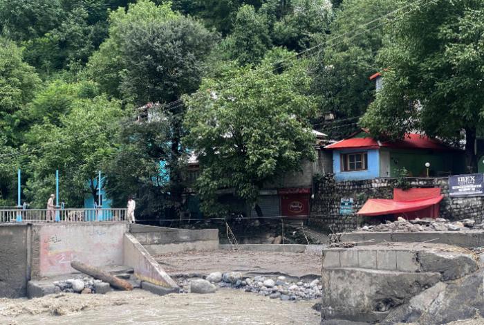 Más de 170 muertos por el monzón en Pakistán y 5 más al estrellarse helicóptero de rescate